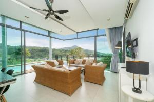 Kamala Sea View-villa with private pool and maid