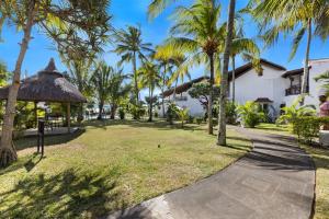 Grand Sahāna 6 - 2BR Beachfront Apartment with Balcony Terrace - Work from Paradise - Digital Nomad