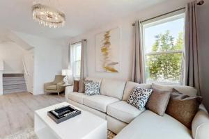 LakeView Escape - Your Dream Vacation Begins Here