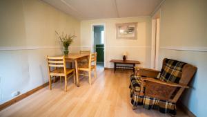 2-Bedroom Cottage #4 - Monterey Pine
