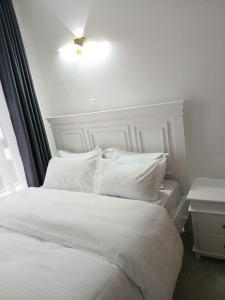 Urban Retreat 1BR with City View