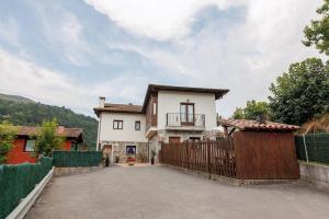 Casa Emeterio, habitaciones con baño en Cangas de Onís
