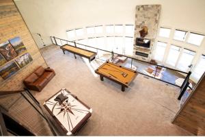 Dual Cabin- Yellowstone Family Retreat- Sled Hill