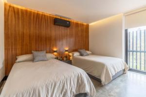 Zielo 1Bdrm 1bath fits 6 AC Rooftop views