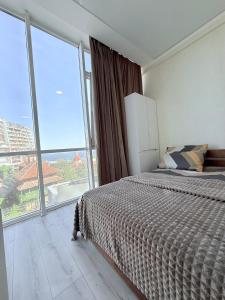 Двухкомнатная с видом на море