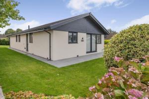 4 Bed in Brecon oc-m32973