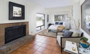 Two Bedroom Townhouse with Canal Views