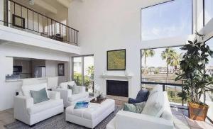 Two Bedroom Townhouse with Canal Views