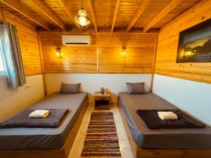 Sea and Mountain View Rooftop Chalet