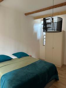 CARPENTRAS appartement 3e étage situé dans le centre historique