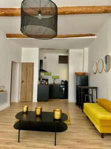 CARPENTRAS 2ème étage BEL APPARTEMENT au CENTRE VILLE