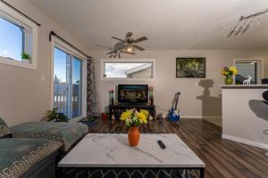 A beautiful 2 bedroom private home