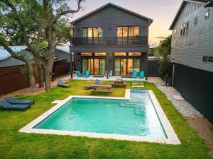 Lakefront House with Pool and Zipline