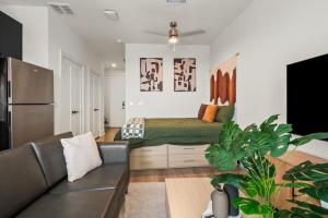 Stylish New Studio DT - Pool, Gym - Rooftop Lounge