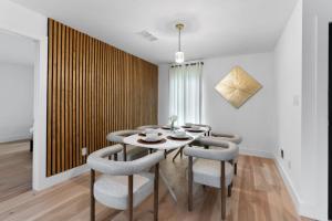 Game Room - Modern Beautiful Home