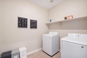 Cozy Cactus - 5 Bed Suite w Pool - Stadium - Golf