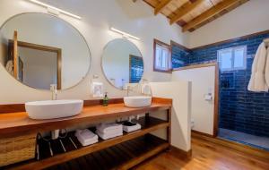 Infinite Sea - Lower Unit 3 bed 2 bath Caye Caulker