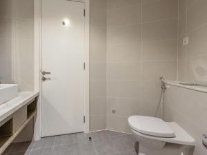 Luxury Studio | Near Dubai Mall | Lake View