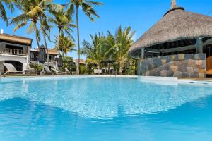 Grand Sahāna 16 - 1BR Beachfront Apartment with Balcony - Work from Paradise - Digital Nomad