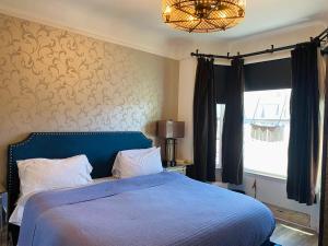 Live the Mission Valencia Vibe! Stylish Apartment, Steps from Top Spot