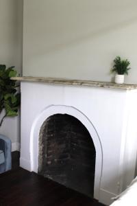 CHIC, Renovated Brownstone in PRIME DT Albany