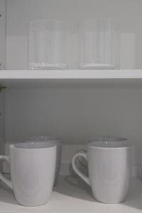 MODERN 1BR GREAT Location Downtown Parking