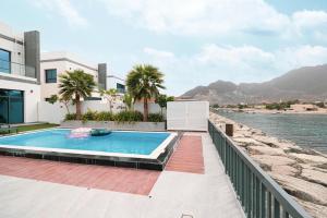 The Wave Villa - Al Dana Island Fujairah
