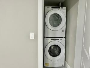 PRIVATE 1 BDRM Newly Renovated Apt Patio