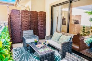 Luxury Pool View Spa Suite-Massage Chair-Steam Sauna-Welcome Champagne !