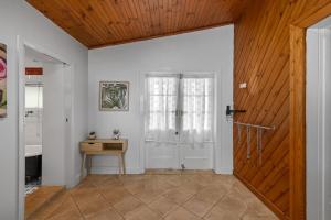 Elegant Double Room Lidcombe - Close to Transport & Shops - Shared Bathroom