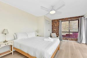 Treehouse Waterview at Caves Beach!