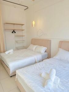 Twin Tower Residence Brand New Minimalist Suite 7pax 3 Min Walk from CIQ