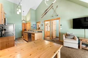 Tenderfoot Lodge 2666