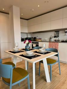 Modern 3 Bed Wembley Stadium View Apartment