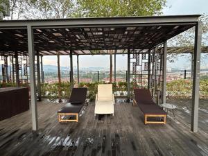 Emporis 2BR Condo freeParking SEGi Thomson EmHub