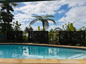 The Niu Haven - 5 Bdrm Home with Pool - A Kidsfirst Apartments Property - Prázdninové domy, Suva