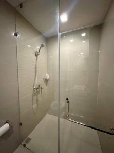 BGC 1BR with Fast wifi and Pool use