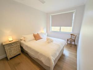Newly renovated 4 mins from beach and main street