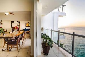 Oceanfront 4BR 20 PAX