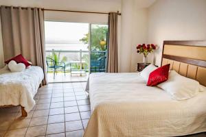 Oceanfront 4BR 20 PAX