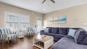 Spacious Dog-Friendly Getaway with Year-Round Pool & Hot Tub