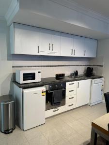 City Lights Retreats - 2 Bedroom, 1 Bathroom