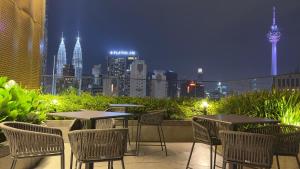 Cozy couple suite 232B at Majestic Residence