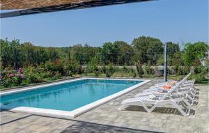 Awesome Home In Zagvozd