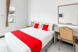 RedDoorz near Situ Cileunca Pangalengan