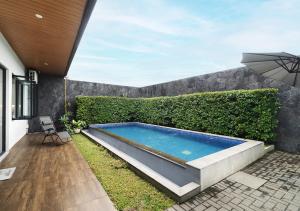 Villa in Bandung with Swimming Pool, Netflix & BBQ