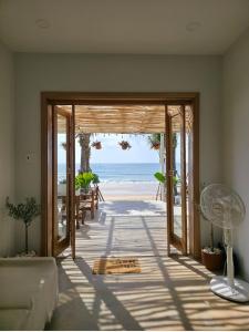 Kihu Home Phan Thiet - Beachfront - Sunrise View - Private Pool - 3BR - 4 Bed