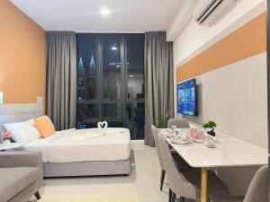 Cozy suite for couple 297A at KLCC