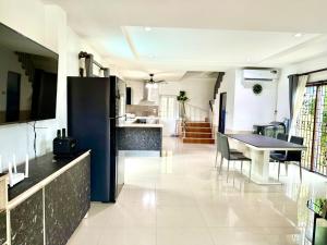 Warisa Happy Pool Villa Near Pattaya Beach