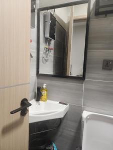 Farrey Homes Studio Near Jkia and Sgr